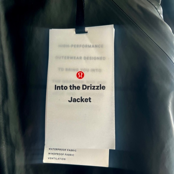 Into the Drizzle Lululemon Jacket NWT size 10 - Picture 1 of 9